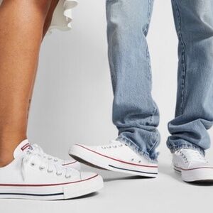 Converse Chucks White Size: 5.5 (women's)